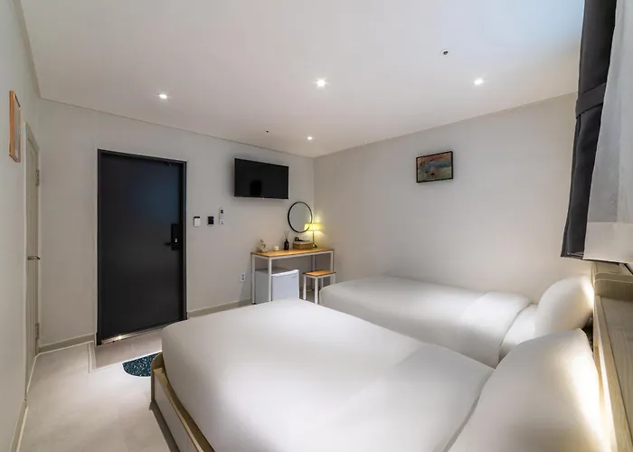 Bigboxstay Myeongdong 2*